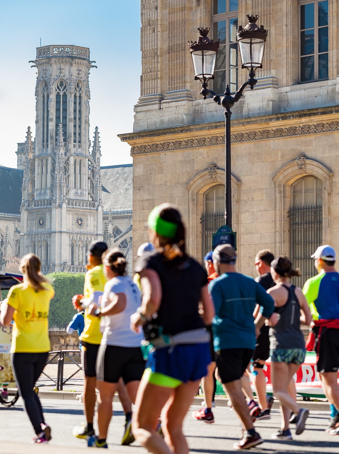 Tour Saint-Jacques on Rue de Rivoli