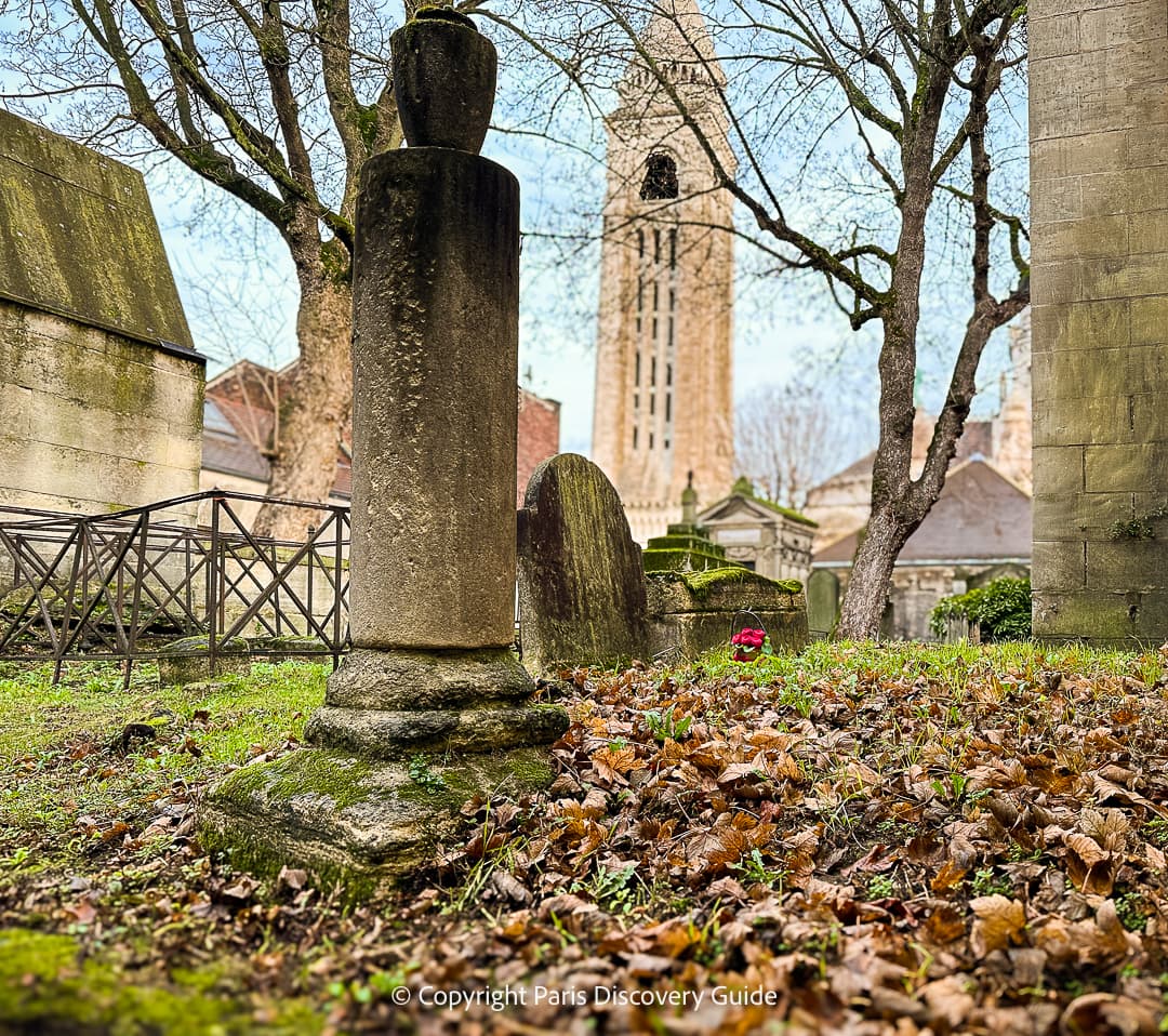 Pere Lachaise Cemetery in Paris - Chopin's tomb