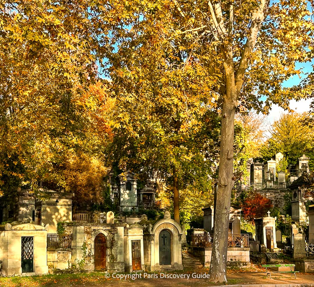 Pere Lachaise in autumn