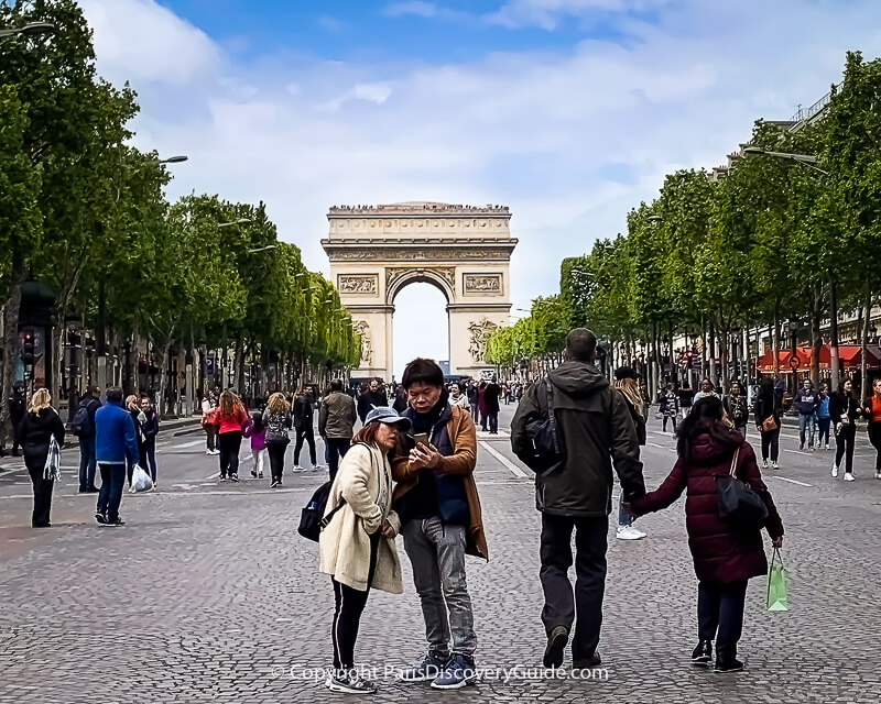 Paris: Avenue des Champs-Élysées - Arc de Triomphe de l'Ét…