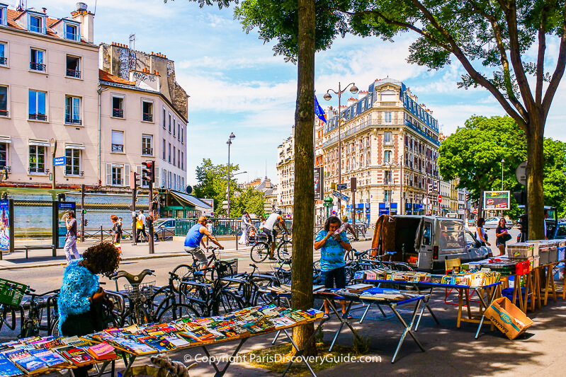 Street market on Boulevard de Ménilmontant next to Pere Lachaise