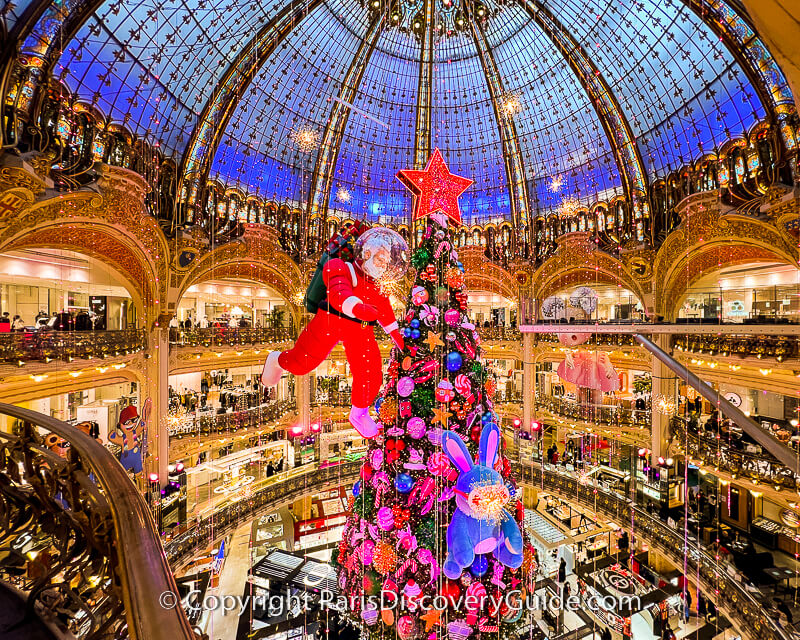 Top 5 Christmas Window Displays: Paris, France »