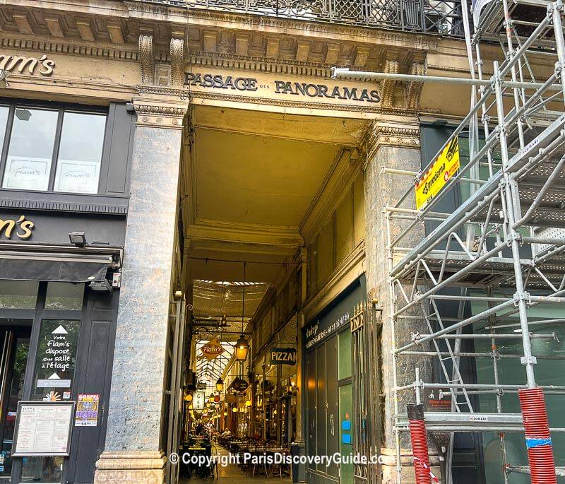 Palais Royal quarter and the covered passages of Paris